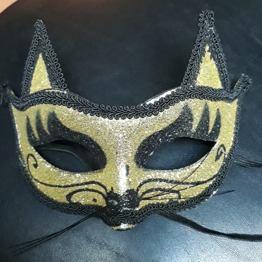 Cat mask